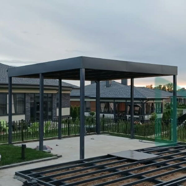 metalicheskiy-naves-kvadratniy